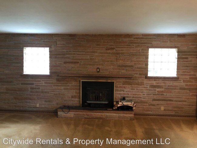 Building Photo - 3 br, 2 bath Apartment - 3727 N 87th St
