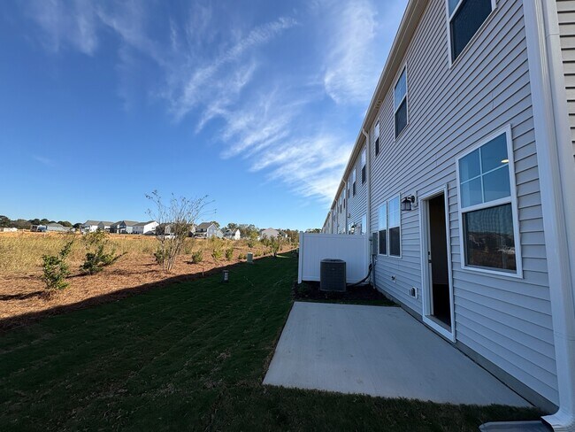 Foto del edificio - 106 Blossom Field Way