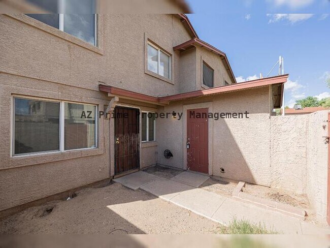 Building Photo - 5041 N 39th Dr