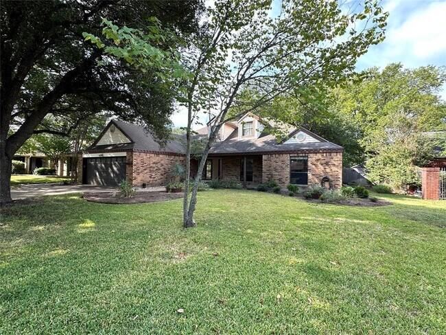 Building Photo - 2403 Braemar Cove