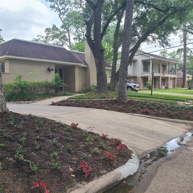 Foto del edificio - 354 Tealwood Dr
