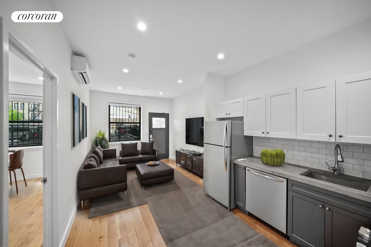 Foto principal - 248 S 3rd St