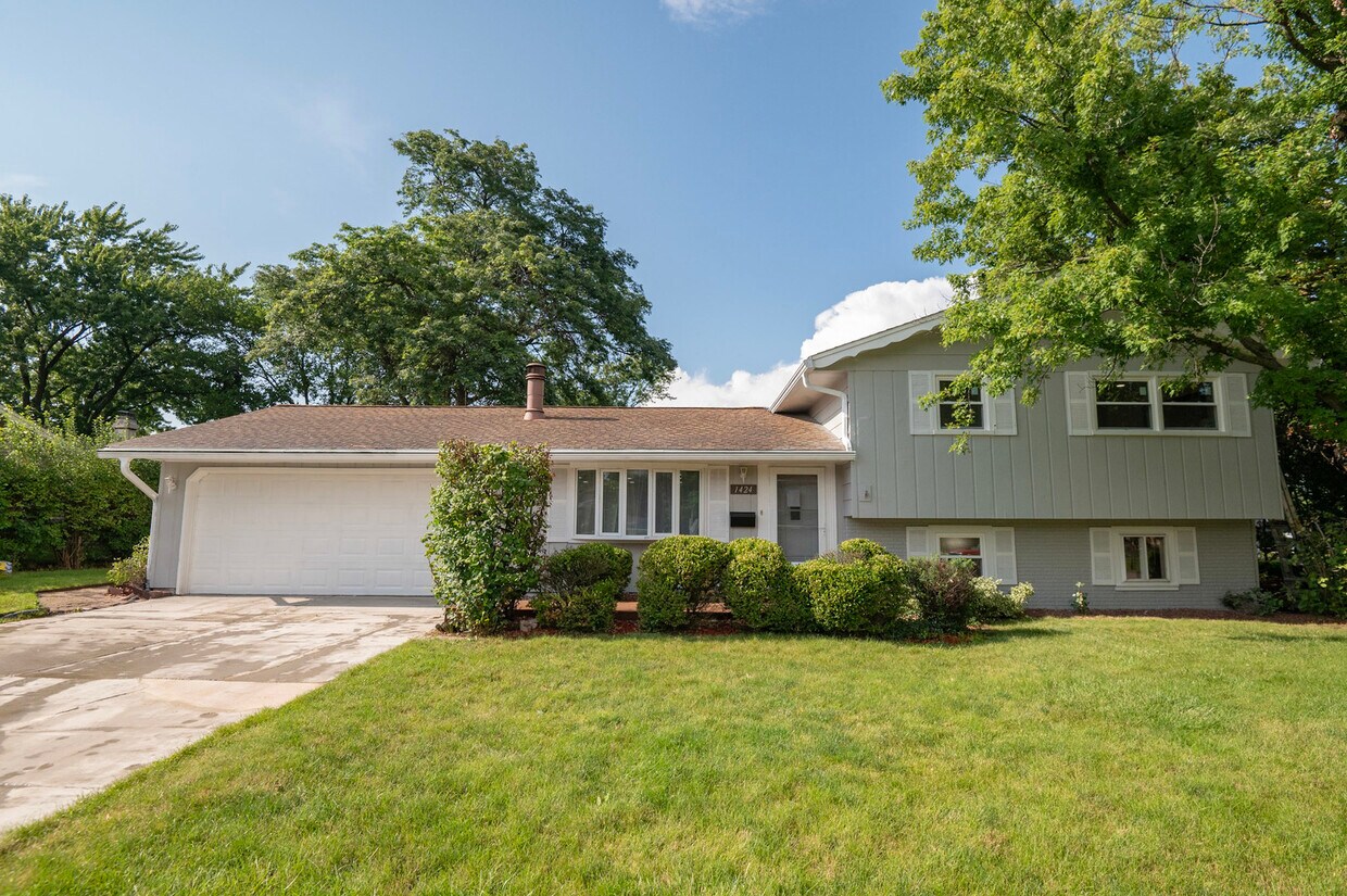 Primary Photo - 1424 W Wise Rd