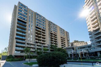 Building Photo - Samuel Holland Apartments