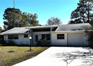 Building Photo - 1134 SE 3rd St