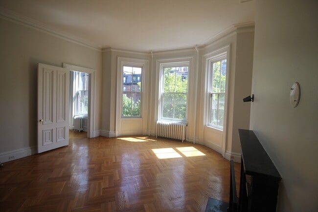 Building Photo - 396 Beacon St