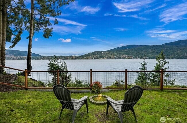 Foto del edificio - 2562 Lake Whatcom Blvd