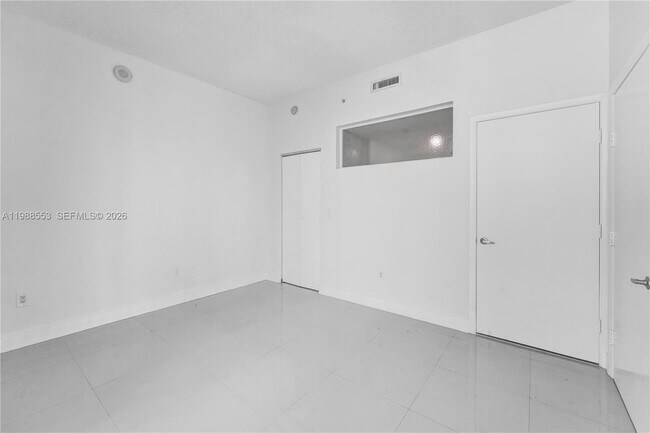 Foto del edificio - 350 NE 24th St
