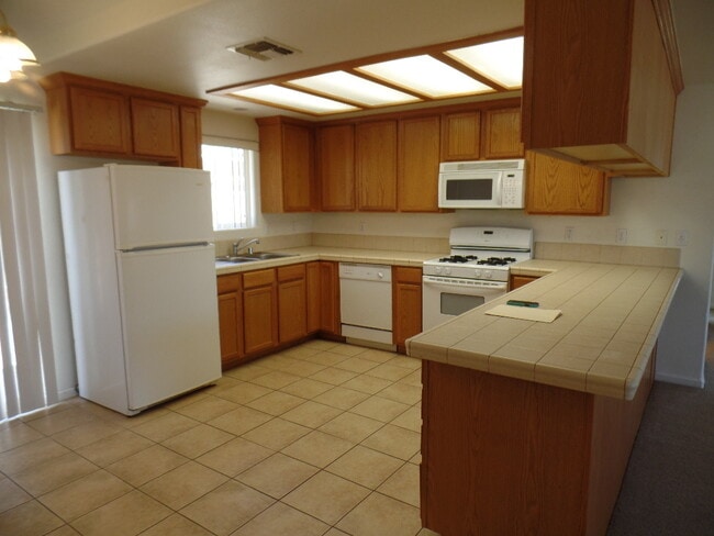 Foto del edificio - Great 2 Bedroom home on Corner Lot!