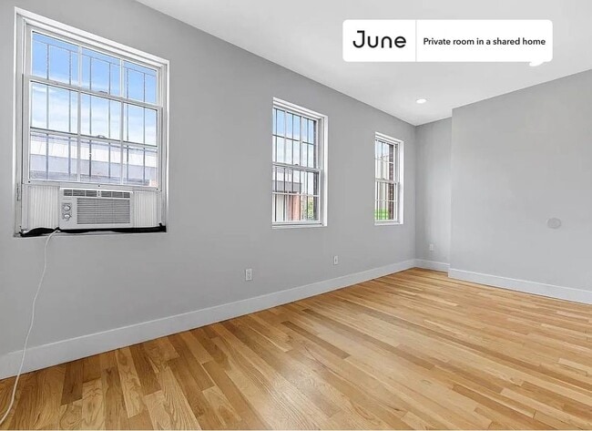 Private bedroom in 3 bed/1 bath Home - Private bedroom in 3 bed/1 bath Home