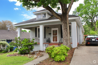 Building Photo - 204 N Ash St