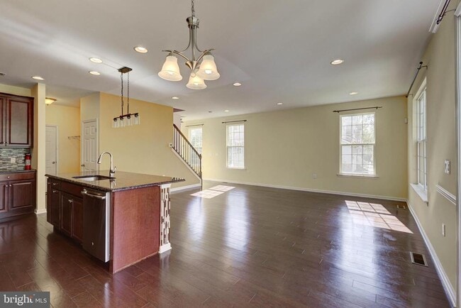 Building Photo - 101 Pearce Ln