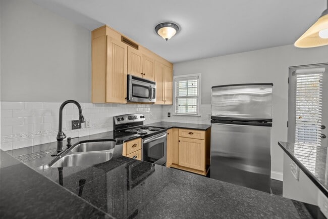 Photo - 4915 Park Rd Townhome