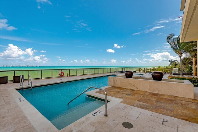 Foto del edificio - 16275 Collins Ave