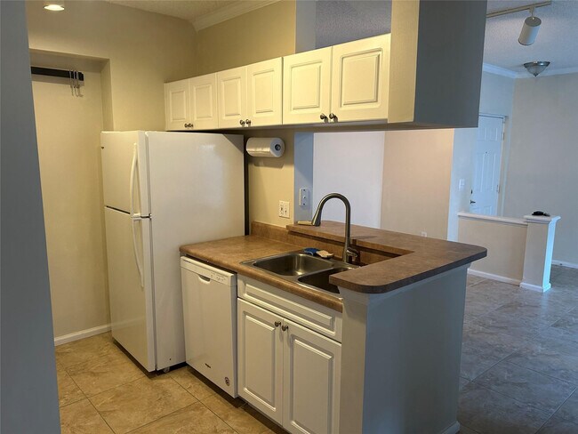 Foto del edificio - 17150 N Bay Rd