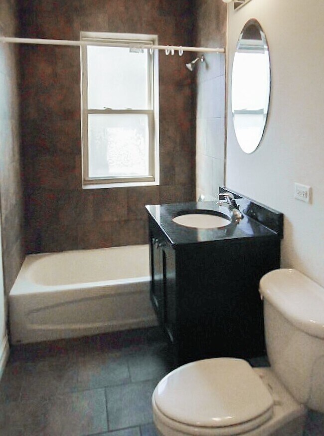 Foto del edificio - 3812-2 North Sheffield Avenue, Unit s2