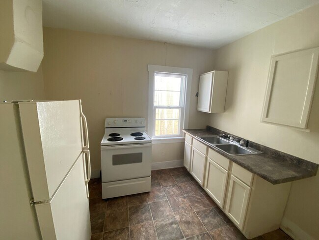 Foto del edificio - 208 E 6th St