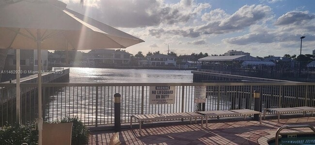 Foto del edificio - 2069 S Ocean Dr