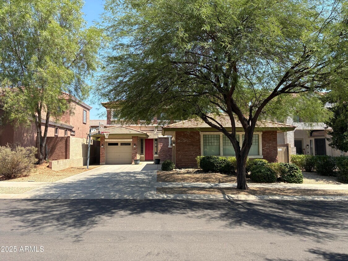 Primary Photo - 16054 W Shangri La Rd