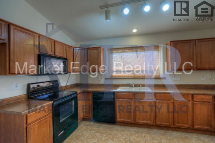 Foto principal - 3Bed/2Bath at Bell/Sarival! $199 MOVE-IN S...