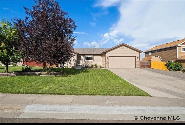Building Photo - 1911 Meadow Dr