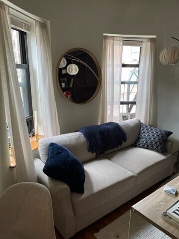 Foto del edificio - 529 Columbus Ave