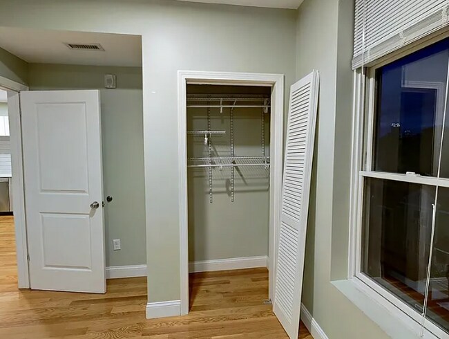 Las imágenes son muestras representativas de la unidad anunciada. Las unidades reales mostradas durante los recorridos pueden variar. - 296 Dudley St