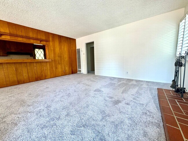 Building Photo - Charming 3 bedroom home in Manhattan Beach