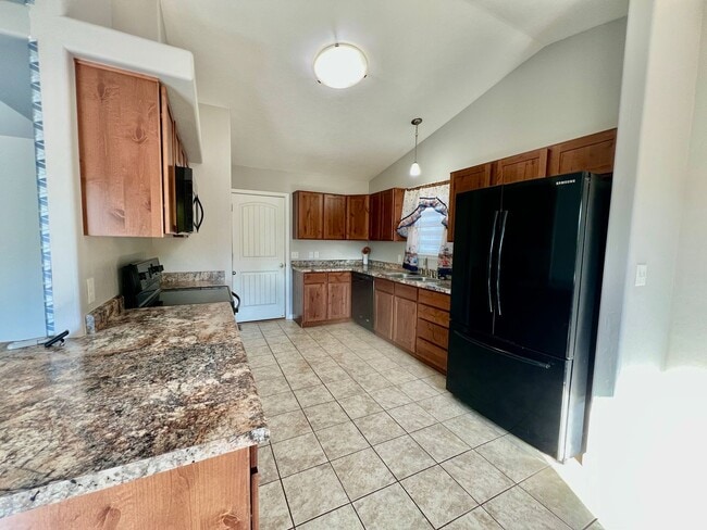 Foto del edificio - For Rent – 3 Bedroom Home in Silt