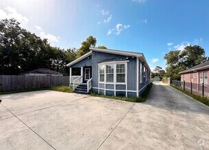 Building Photo - 9507 Klondike St