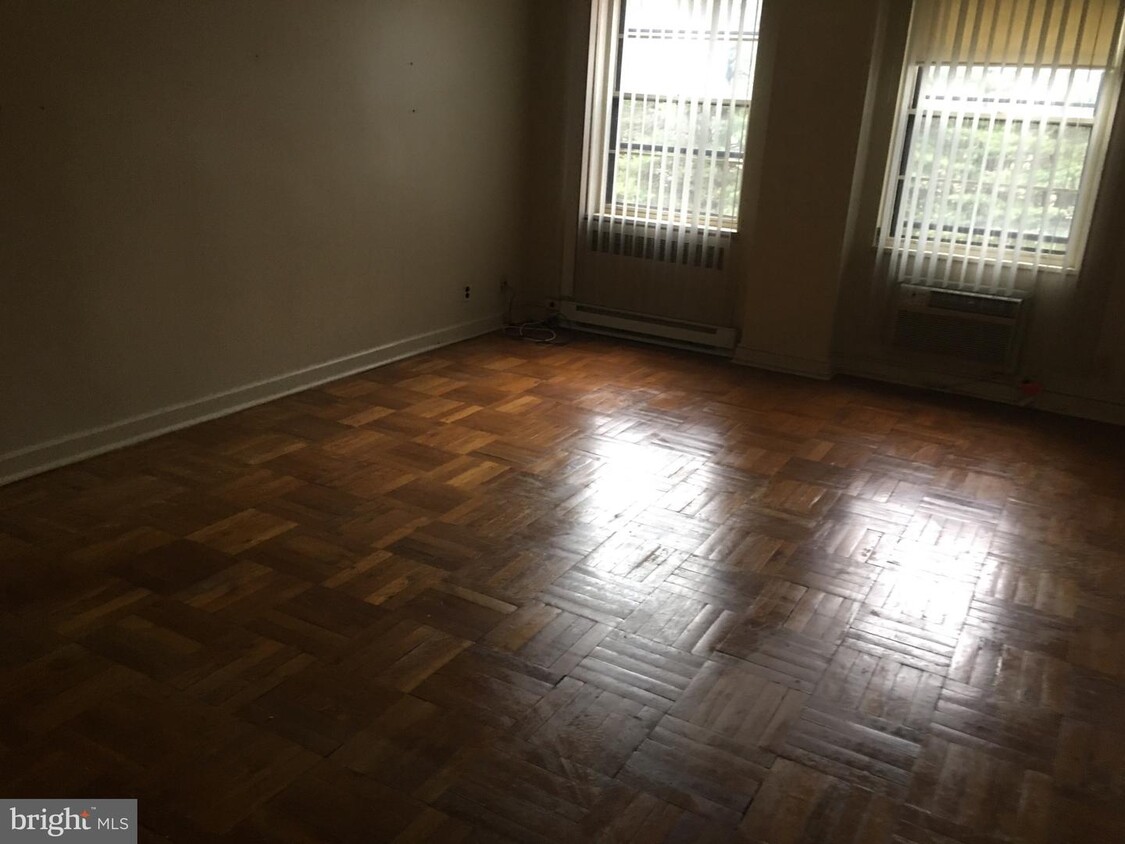 Foto principal - 80 W Baltimore Ave