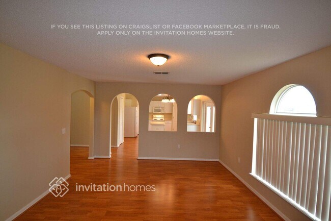 Foto del edificio - 496 Elgin Blvd
