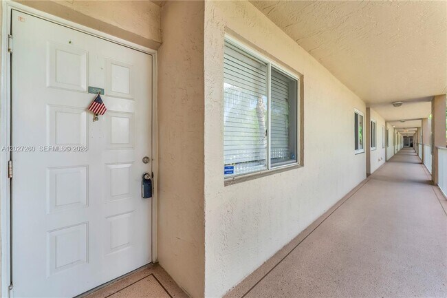 Foto del edificio - 9511 Weldon Cir