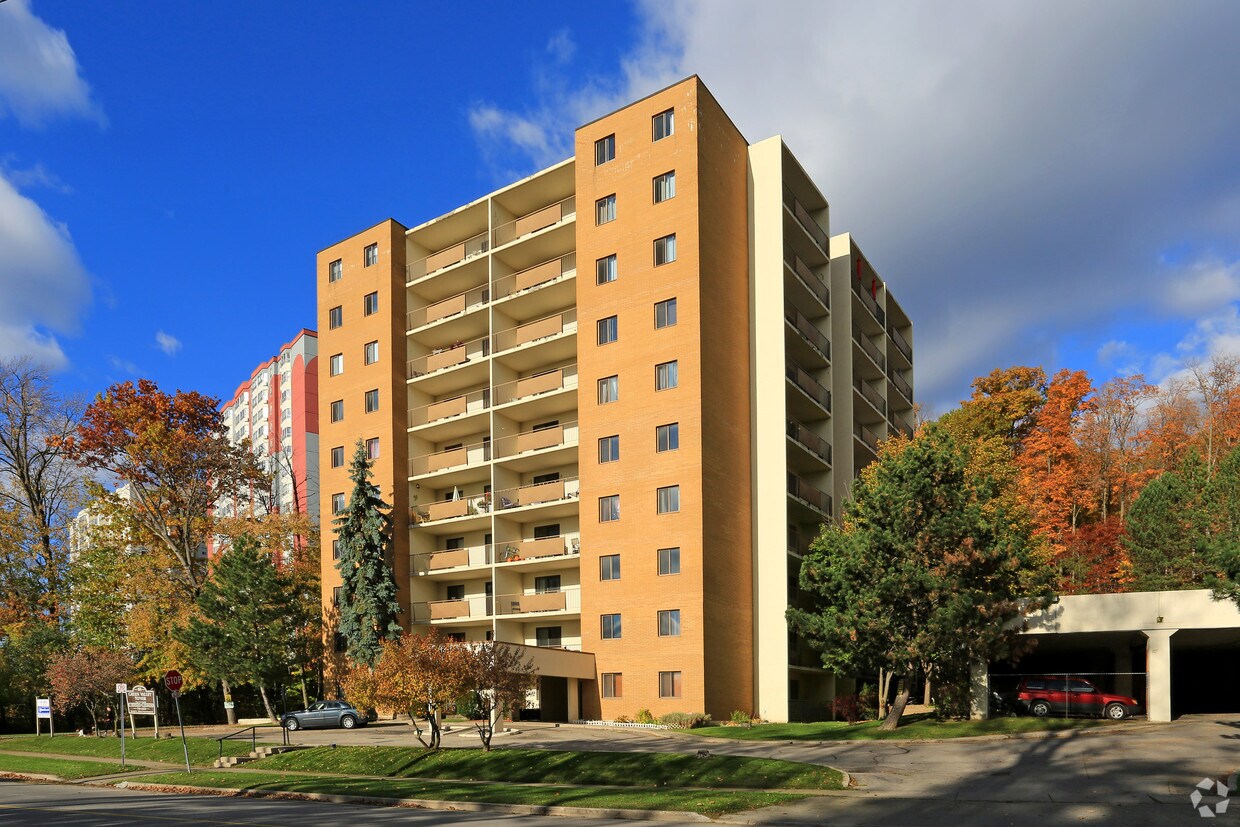 Green Valley Towers 85 Green Valley Dr Kitchener, ON