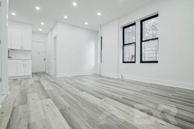 Building Photo - 1155 E 35th St