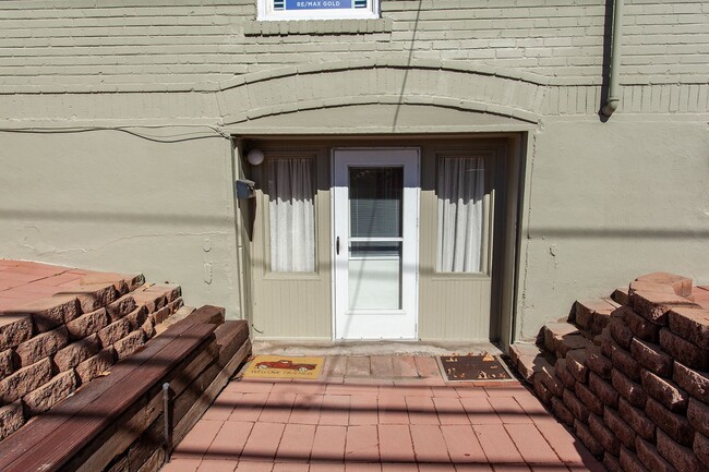 Building Photo - 359 W 11th St