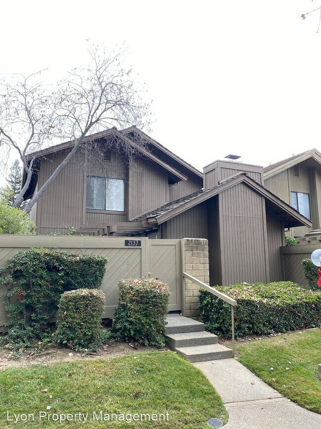Foto del edificio - 2137 Promontory Point Ln