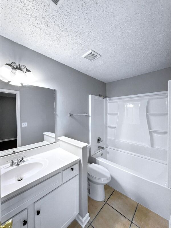 Foto del edificio - 7112 Brenwood Dr