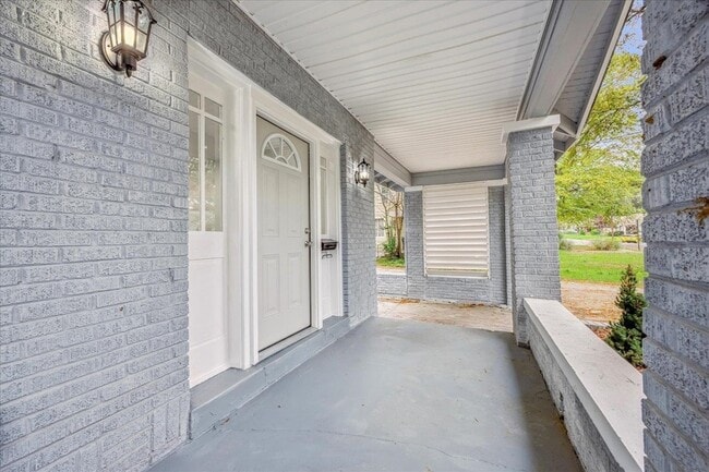Building Photo - 3587 Cowden Ave