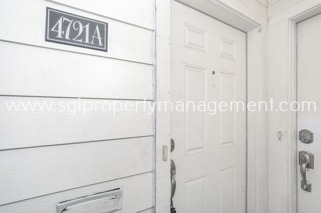 Foto del edificio - Beautifully Updated 2 Bed Ready For Immedi...