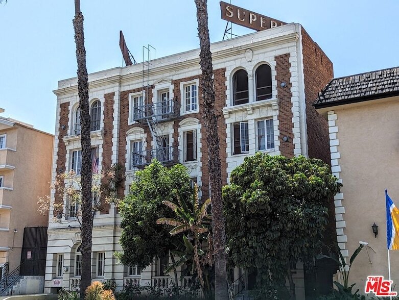 Foto principal - 335 S Berendo St