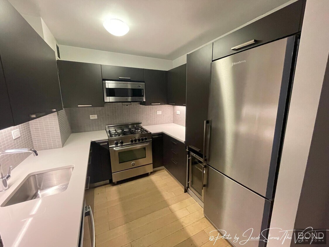 Foto principal - 222 E 39th St
