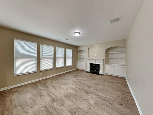 Foto del edificio - 4292 Rosehall Ct