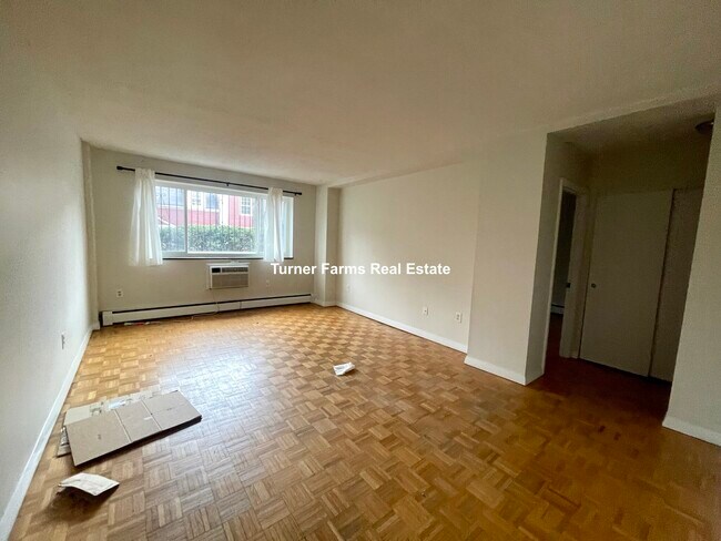Foto del edificio - 114 Buttonwood St