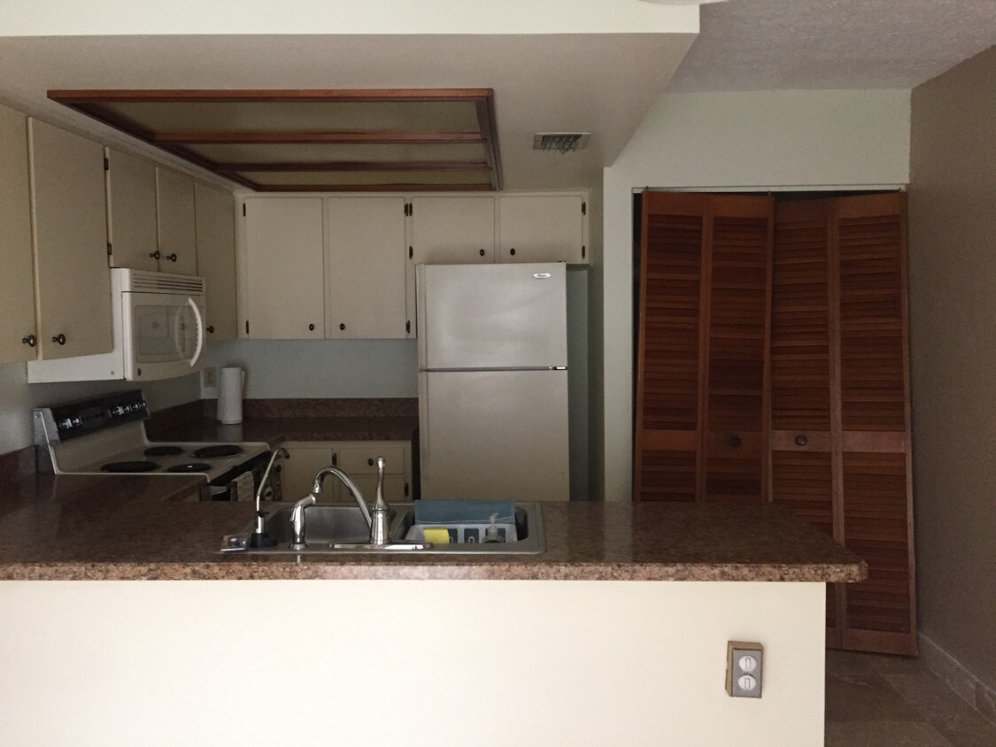 3430 Hunters Run Ln, Tampa, FL 33614 Townhome Rentals in Tampa FL