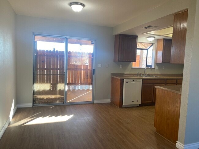 Building Photo - Pet-Friendly Two Bedroom Home With A Firep...