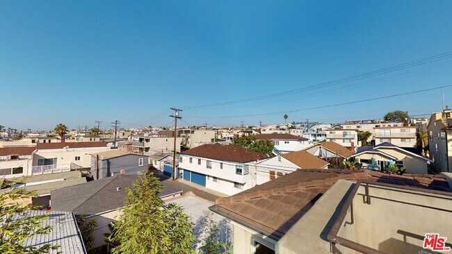 Building Photo - 648 Hermosa Ave