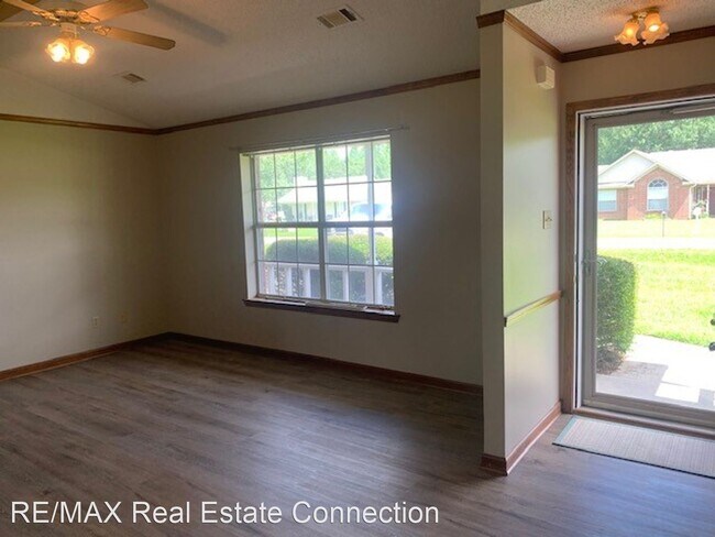 Building Photo - 3 br, 2 bath House - 27 Deer Run