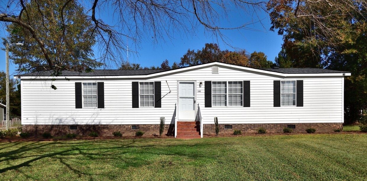 Primary Photo - 1392 E Old Spring Hope Rd