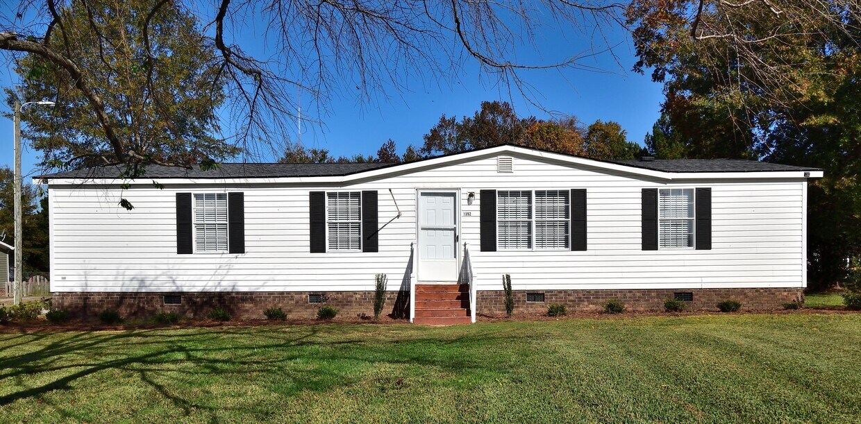 Primary Photo - 1392 E. Old Spring Hope Road